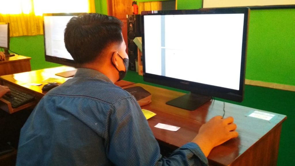 Simulasi ANBK 2021 Semi Online SMKN 1 Negerikaton sukses dilaksanakan dengan menerapkan Prokes ketat.