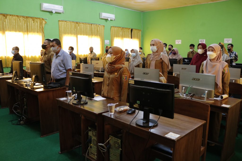 SMKN 1 Negerikaton Melaksanakan Workshop bagi Guru
